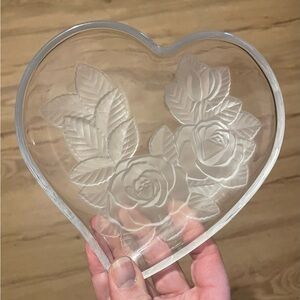 Heart-shaped trinket dish